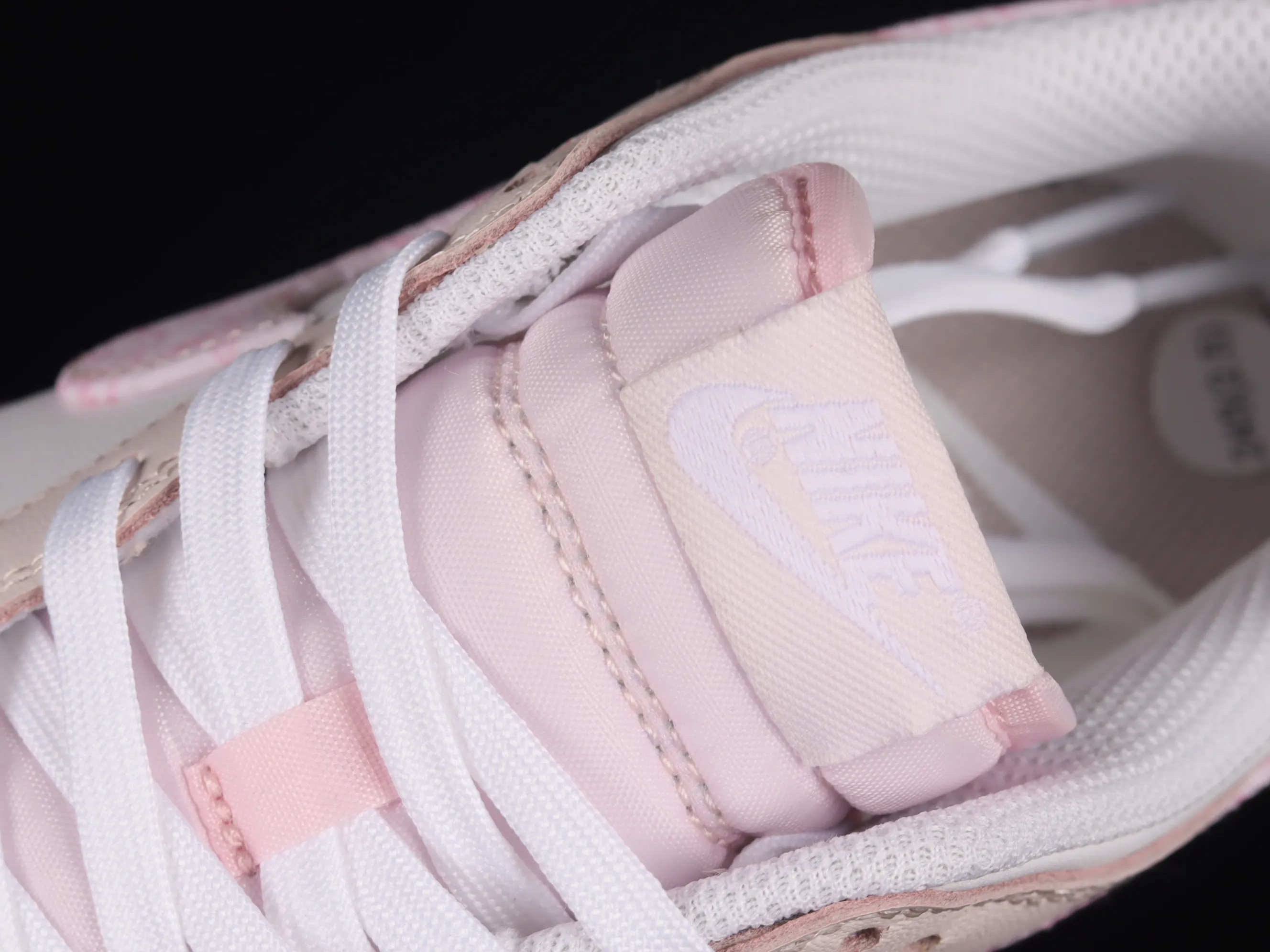 All categories Nk SB Dunk series Nk SB Dunk Low low-top sneakers C version Nk Dunk Low "Pink Paisley" Sakura pink SB low-top sports and leisure sneakers FD1449-100